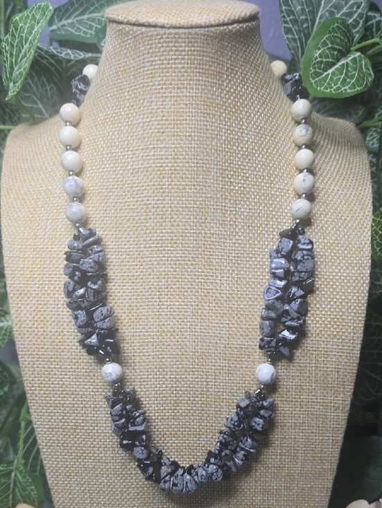 Jewelry - Snowflake Obsidian and Cream/White Howlite Silver Tone Beaded Necklace